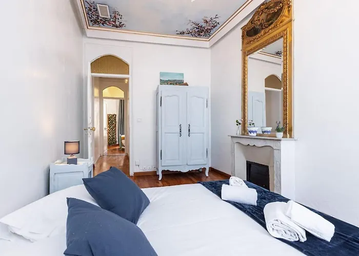 Apartment Risso - Comfortable 3 Bedrooms With Balcony