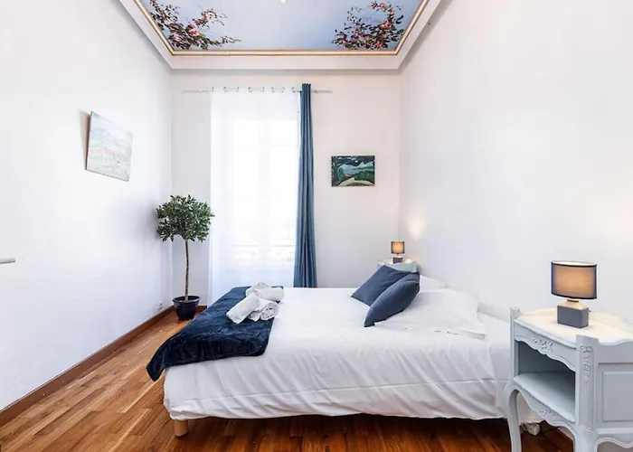 Risso - Comfortable 3 Bedrooms With Balcony דירה ניס