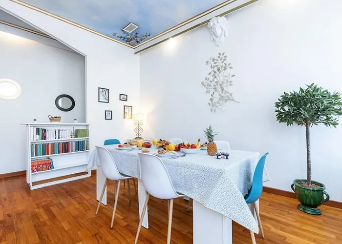 Risso - Comfortable 3 Bedrooms With Balcony דירה