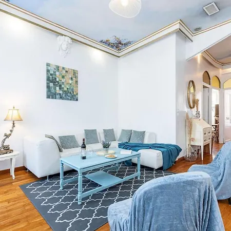 公寓 Risso - Comfortable 3 Bedrooms With Balcony *