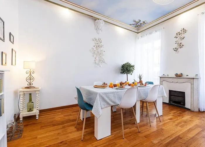 Risso - Comfortable 3 Bedrooms With Balcony * Nice